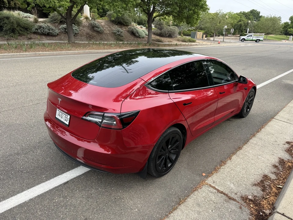 2022 Tesla Model 3 - Image 5 of 17