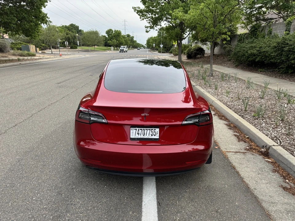 2022 Tesla Model 3 - Image 4 of 17