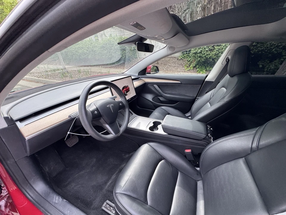 2022 Tesla Model 3 - Image 10 of 17