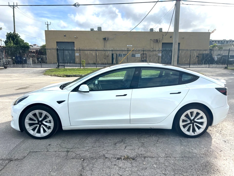 2020 Tesla Model 3 - Image 5 of 21