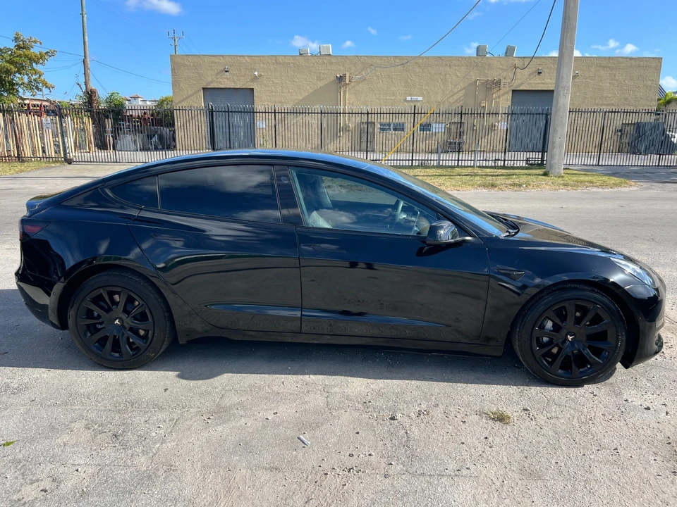 2022 Tesla Model 3 - Image 9 of 21