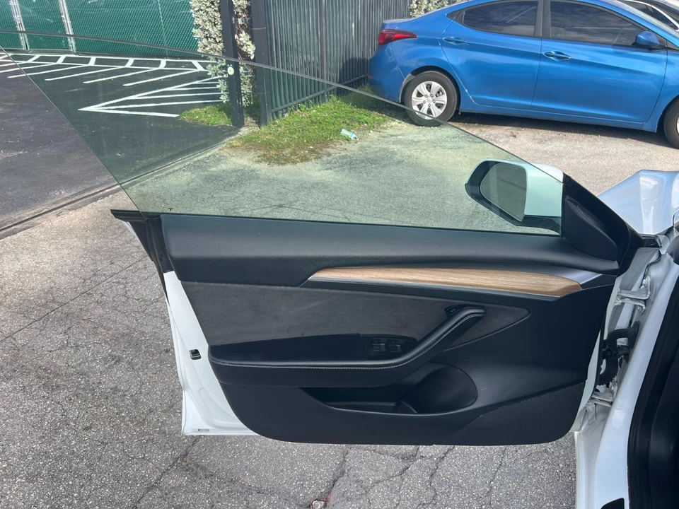 2020 Tesla Model 3 - Image 14 of 21