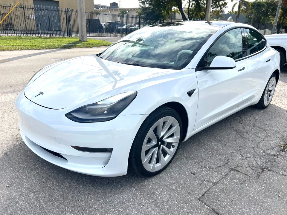 2020 Tesla Model 3 - Image 4 of 21
