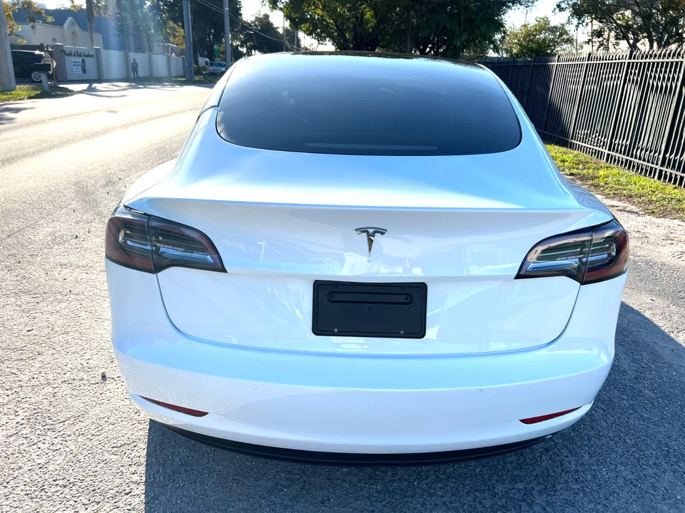 2022 Tesla Model 3 - Image 7 of 21