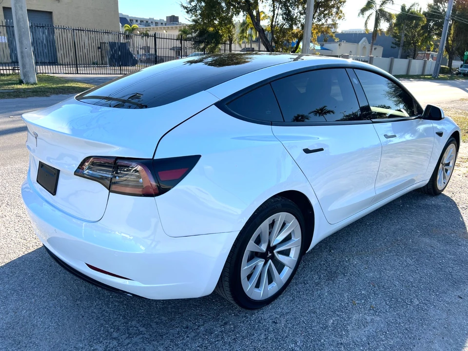 2022 Tesla Model 3 - Image 8 of 21