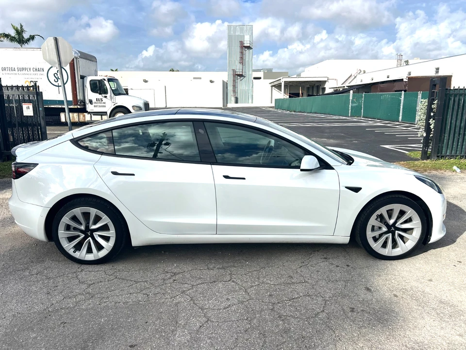 2020 Tesla Model 3 - Image 9 of 21