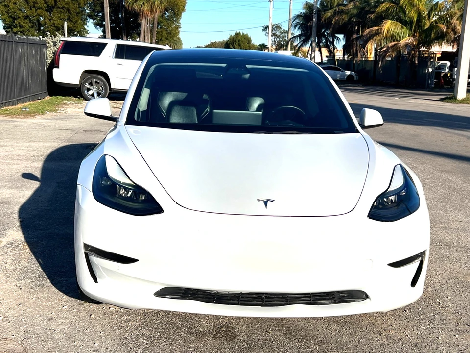 2022 Tesla Model 3 - Image 3 of 21