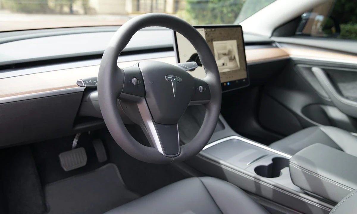 2022 Tesla Model 3 - Image 2 of 21