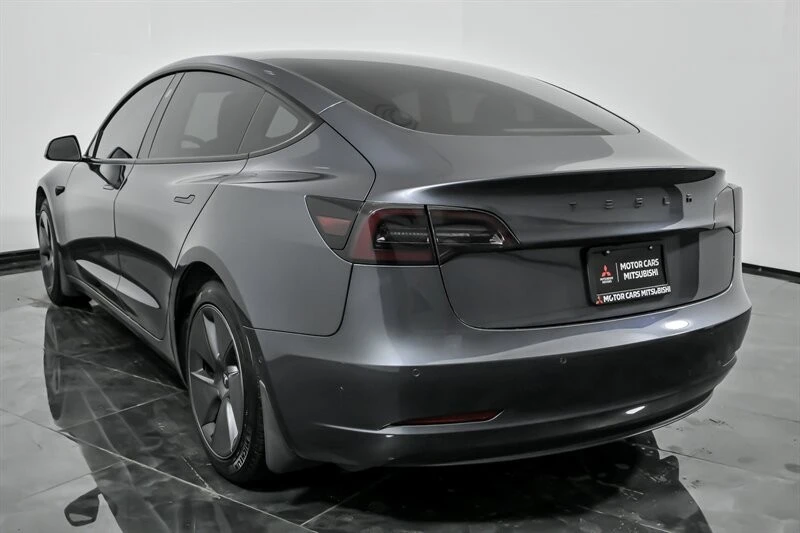 2022 Tesla Model S - Image 8 of 12