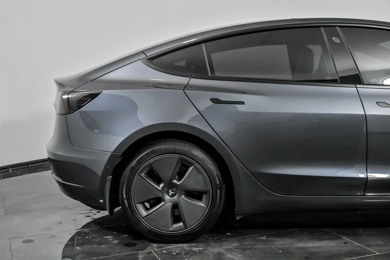 2022 Tesla Model S - Image 11 of 12