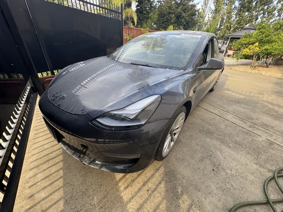 2022 Tesla Model 3 - Image 2 of 8