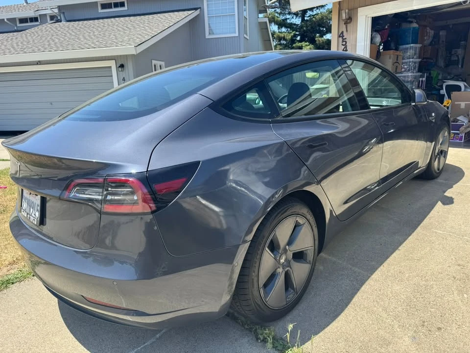 2022 Tesla Model 3 - Image 4 of 5