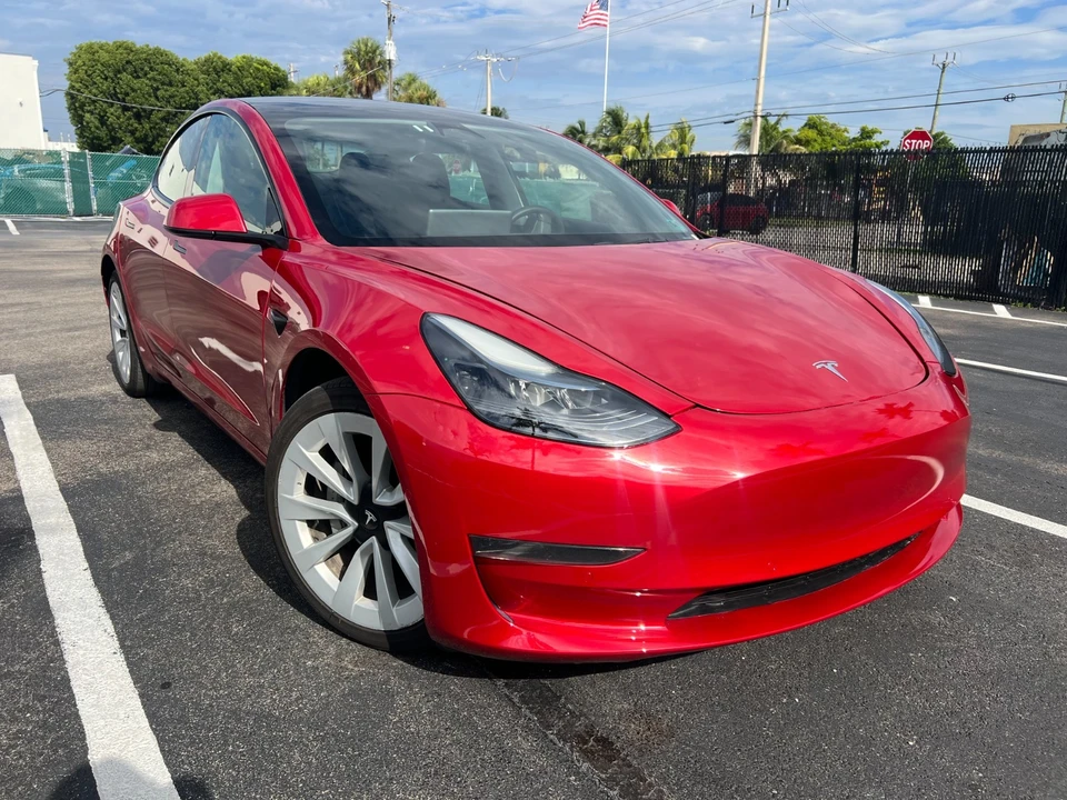 2022 Tesla Model 3 - Image 9 of 31