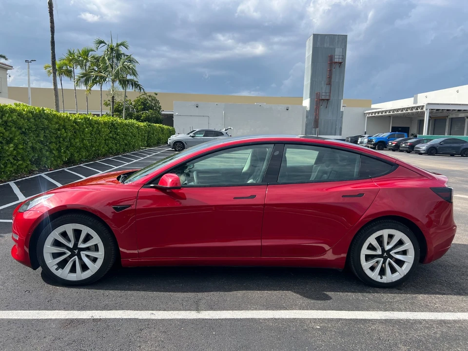 2022 Tesla Model 3 - Image 12 of 31