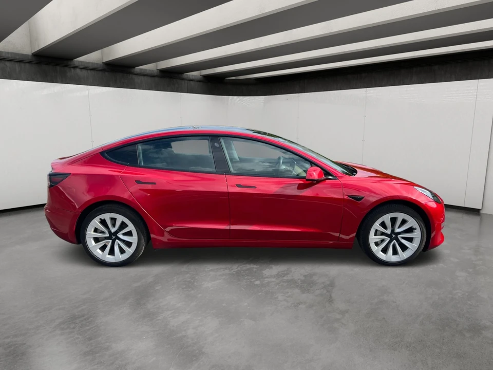 2022 Tesla Model 3 - Image 8 of 31