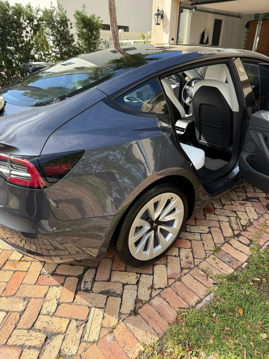 2022 Tesla Model 3 - Image 9 of 13