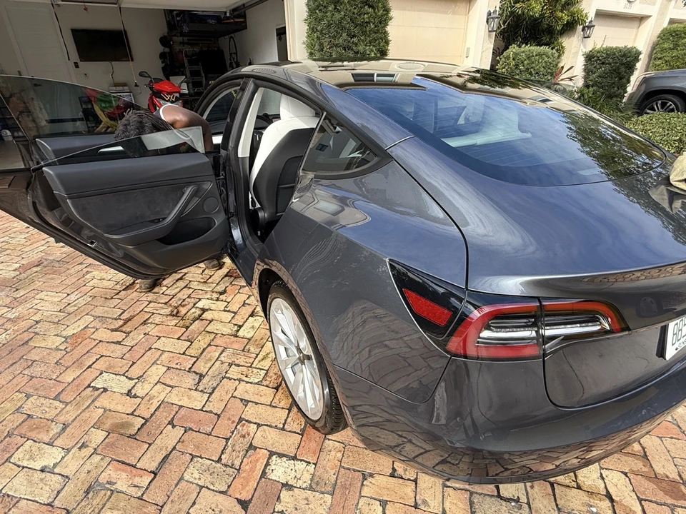 2022 Tesla Model 3 - Image 3 of 13