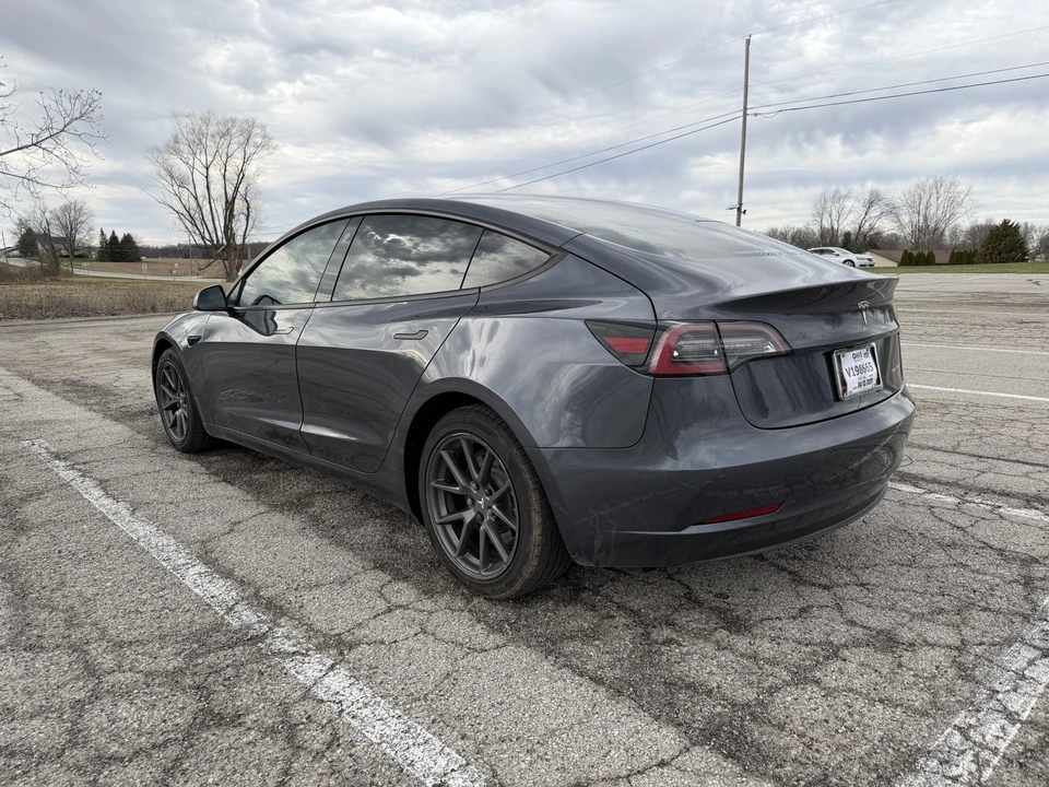 2022 Tesla Model 3 - Image 8 of 17