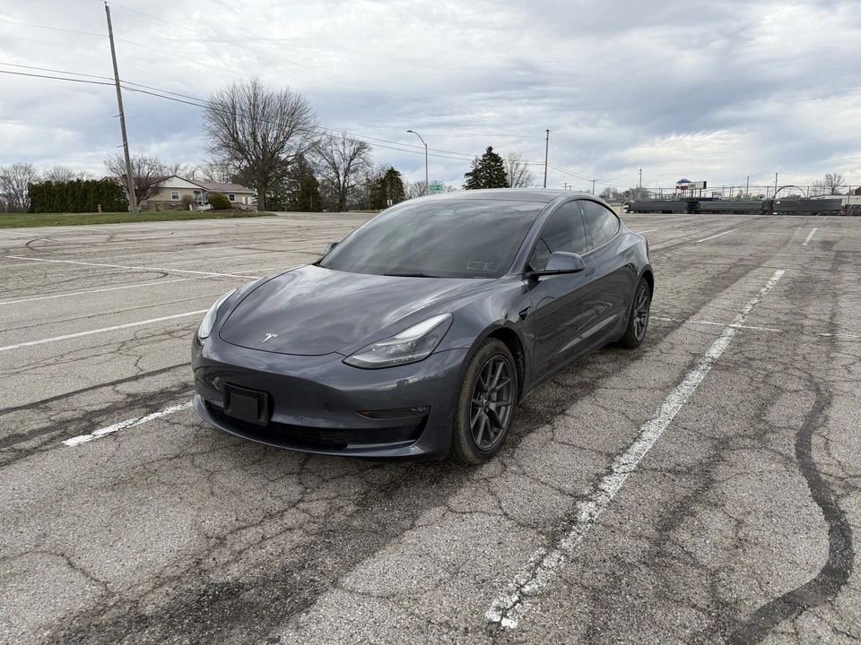 2022 Tesla Model 3 - Image 2 of 17