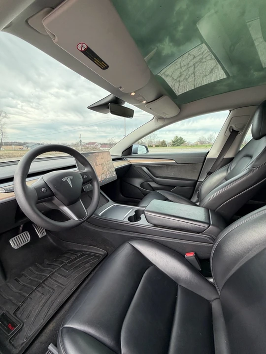 2022 Tesla Model 3 - Image 9 of 17