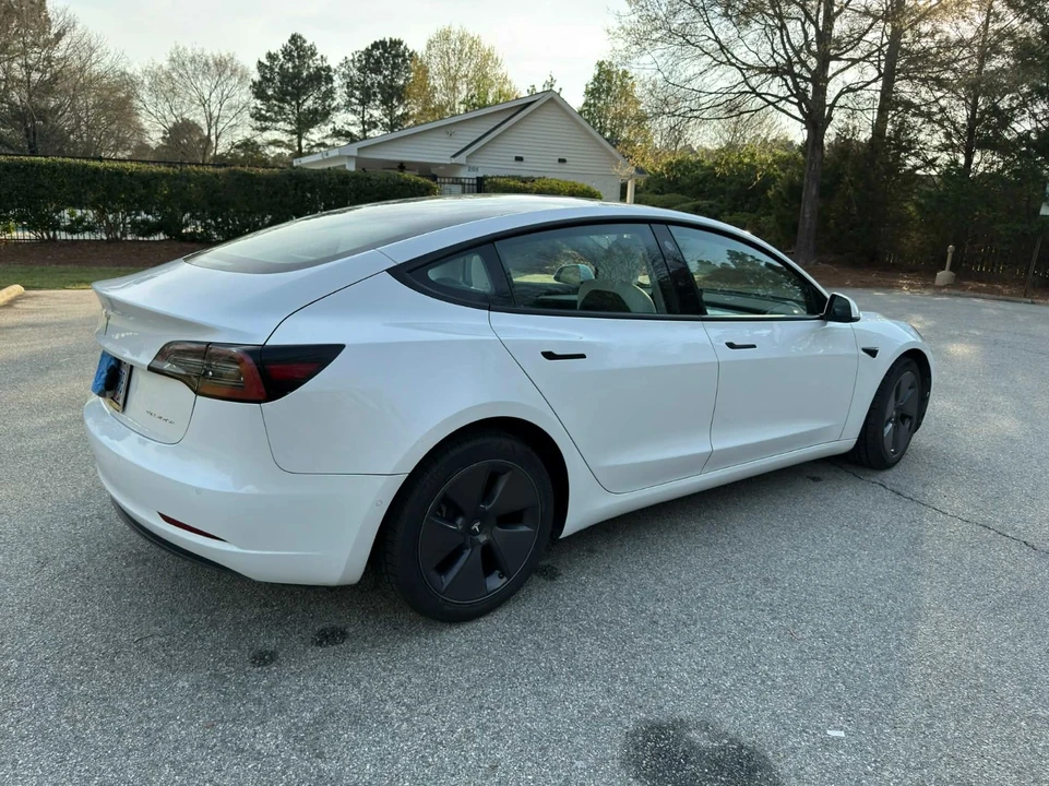 2022 Tesla Model 3 - Image 5 of 21