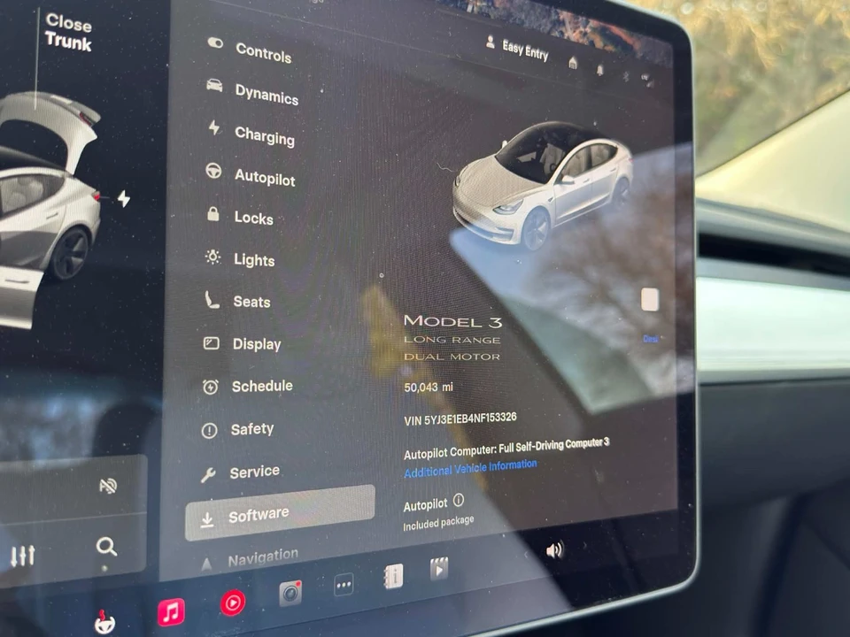 2022 Tesla Model 3 - Image 10 of 21
