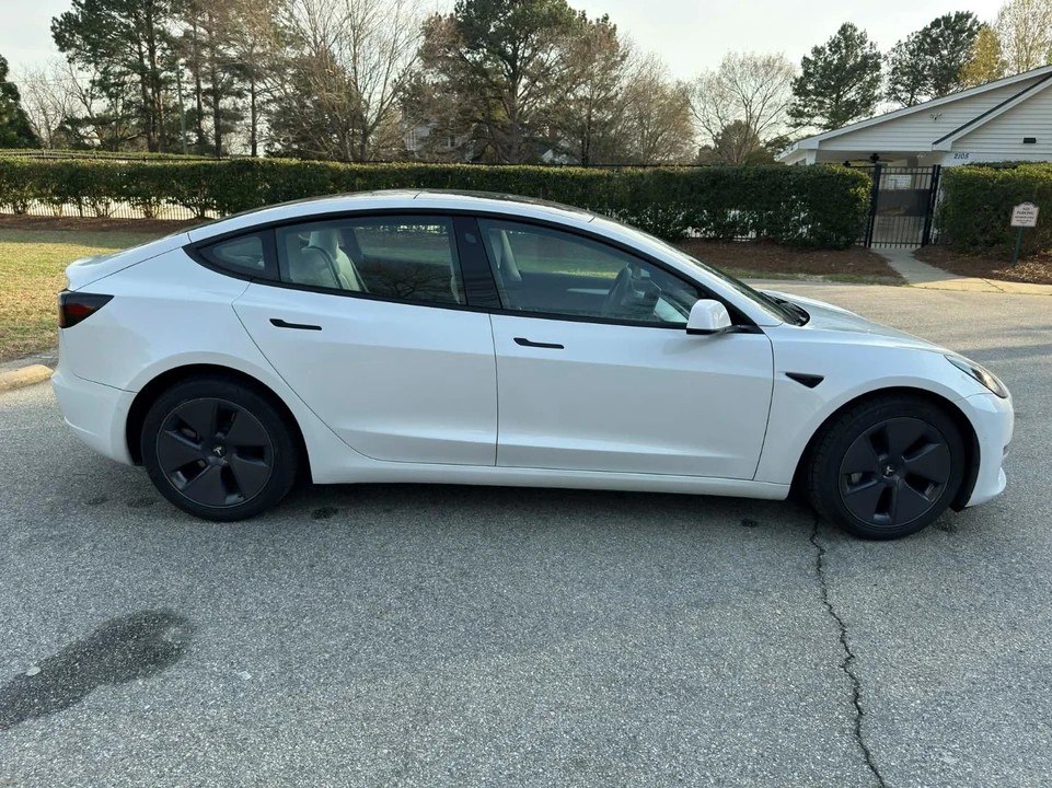 2022 Tesla Model 3 - Image 6 of 21
