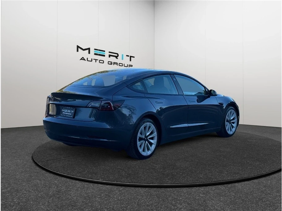 2022 Tesla Model 3 - Image 9 of 21