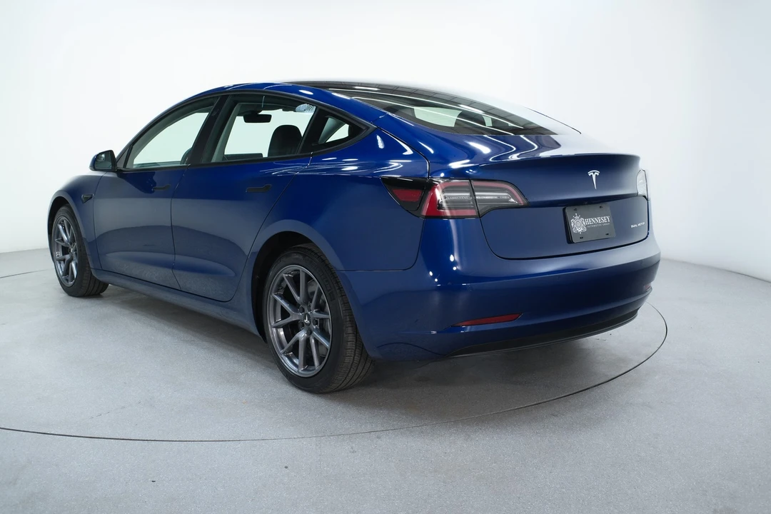 2022 Tesla Model 3 - Image 8 of 21