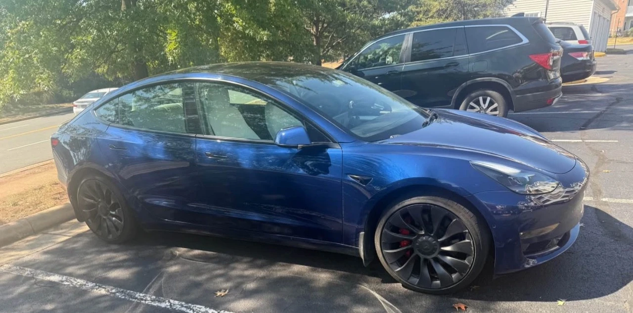 2022 Tesla Model 3 - Image 2 of 4