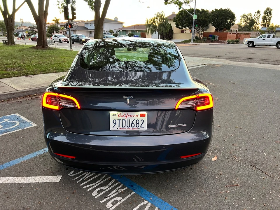 2022 Tesla Model 3 - Image 4 of 20