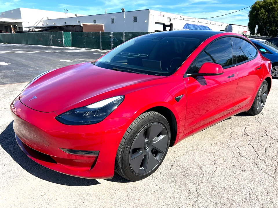 2022 Tesla Model 3 - Image 4 of 21