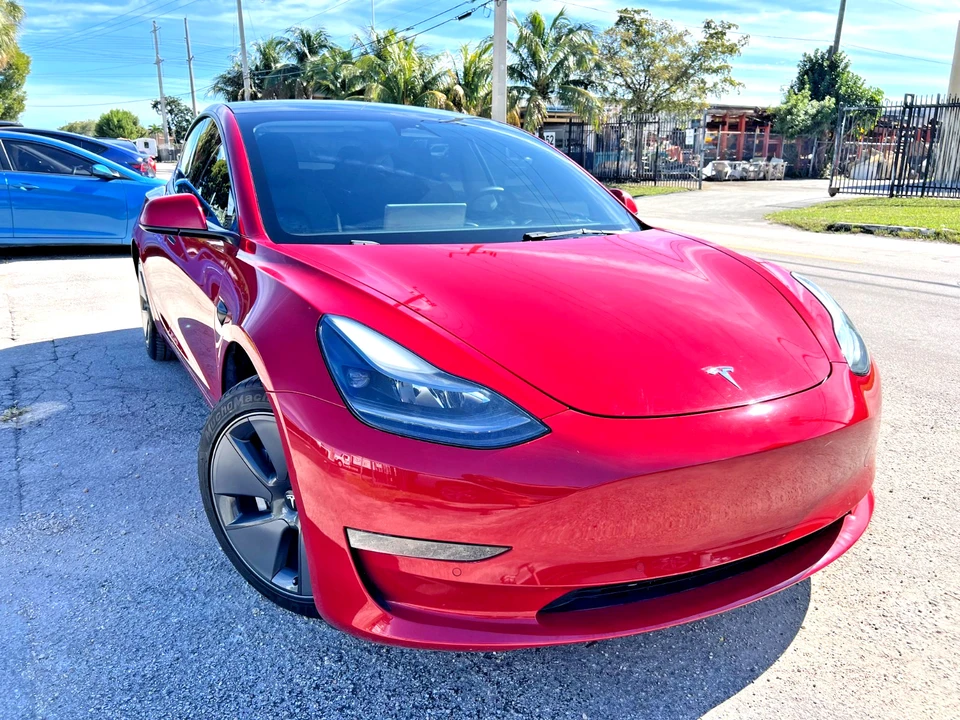 2022 Tesla Model 3 - Image 2 of 21