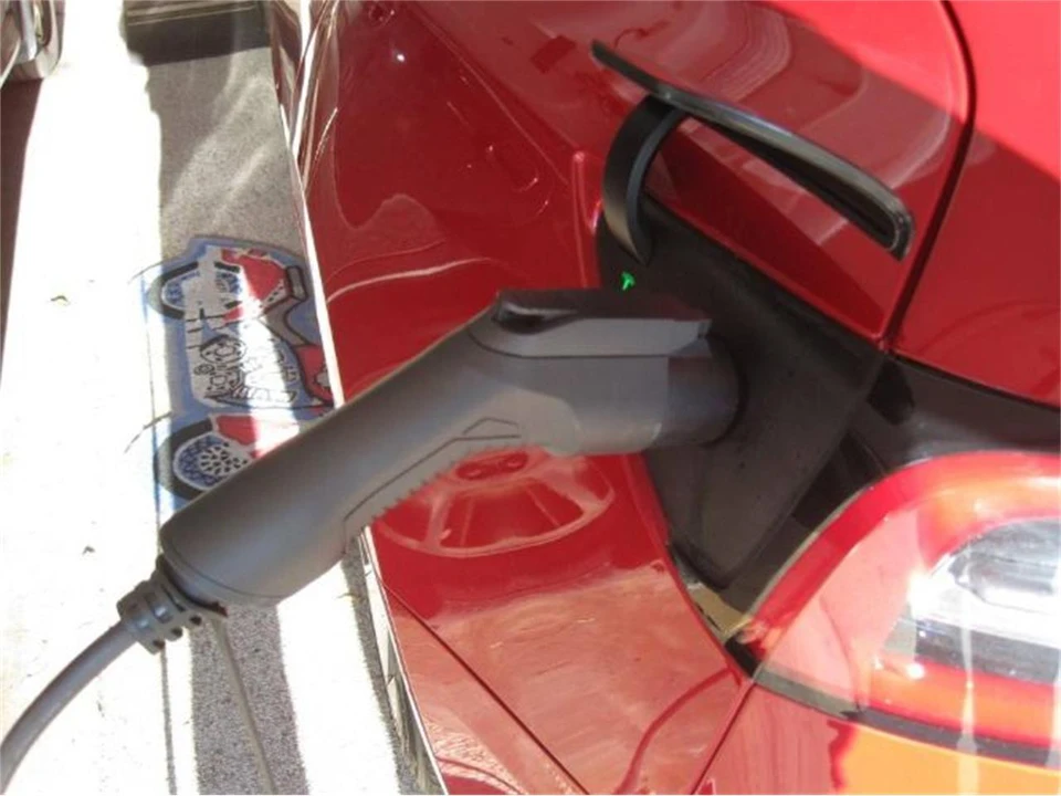 2022 Tesla Model 3 - Image 6 of 19