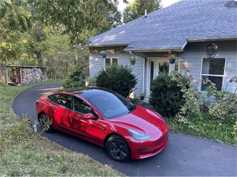 2022 Tesla Model 3 - Image 17 of 19