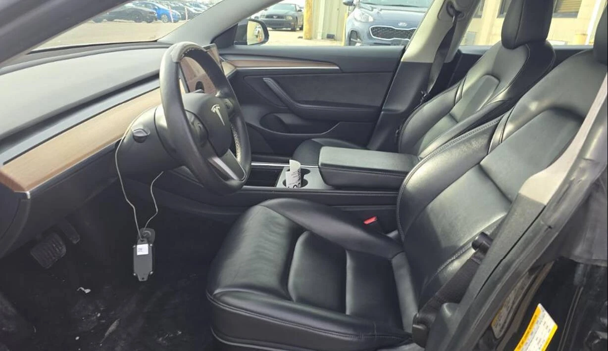 2022 Tesla Model 3 - Image 8 of 12
