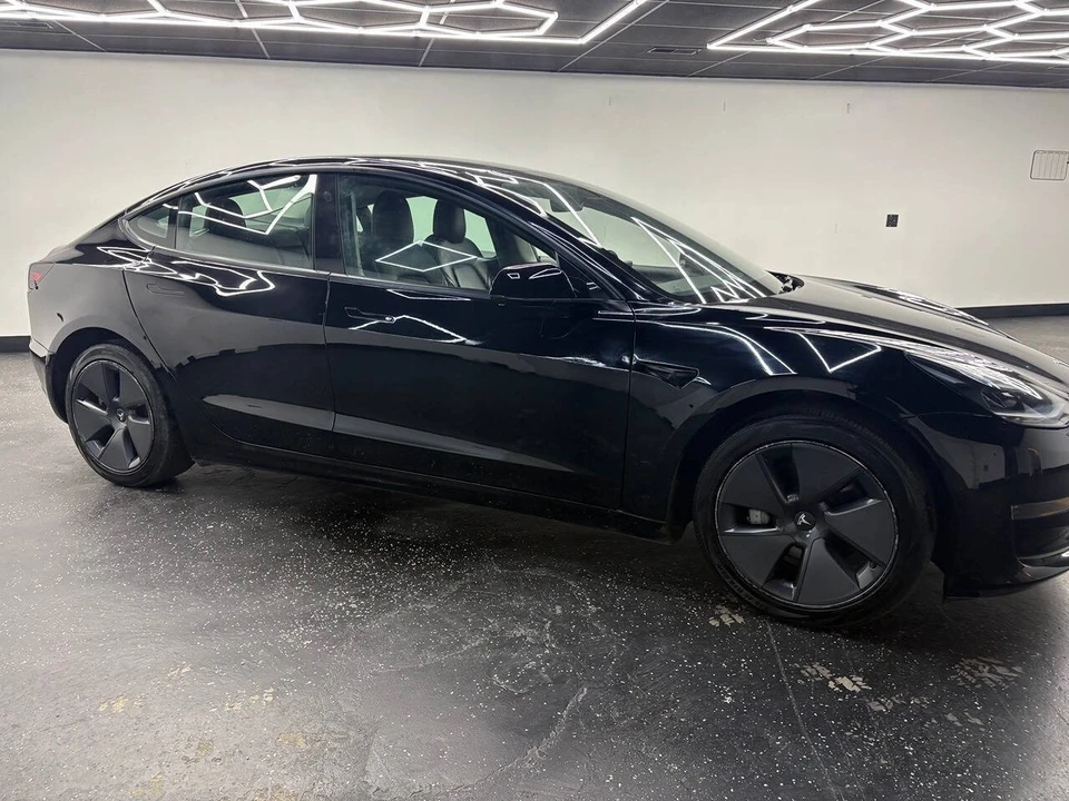 2022 Tesla Model 3 - Image 9 of 12
