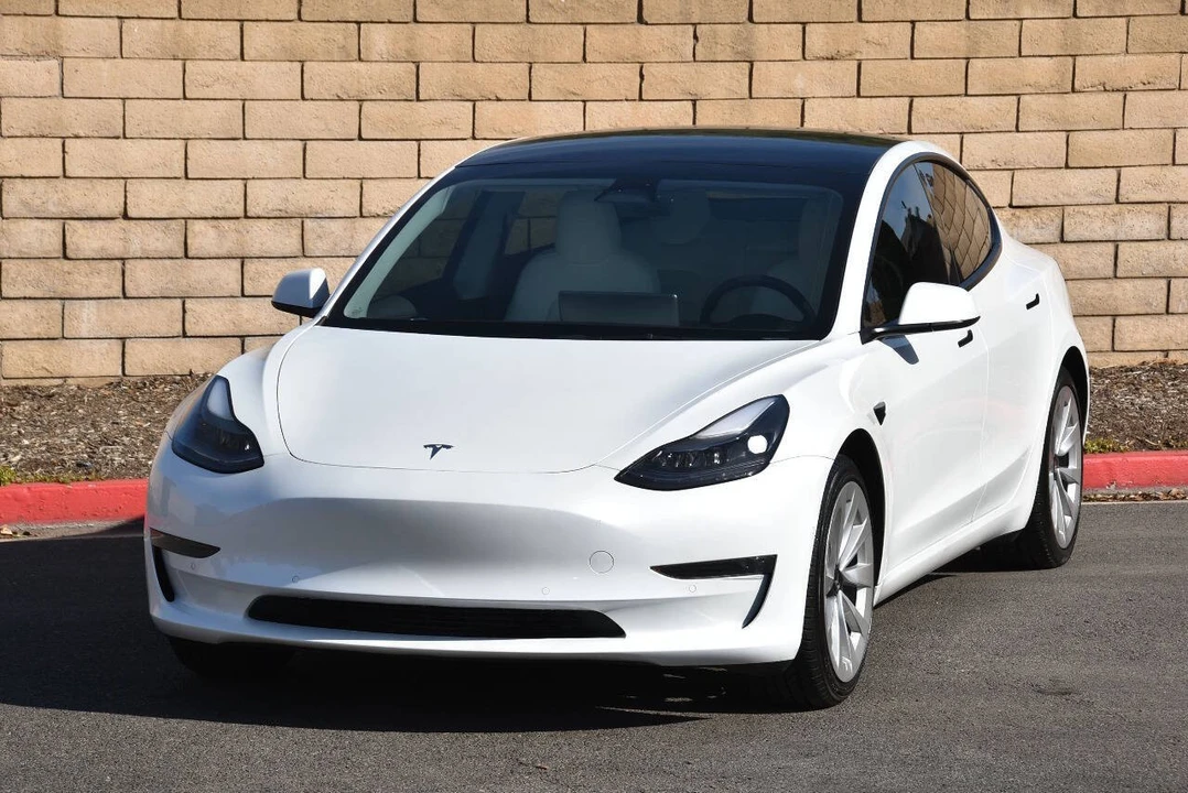 2022 Tesla Model 3 - Image 5 of 12