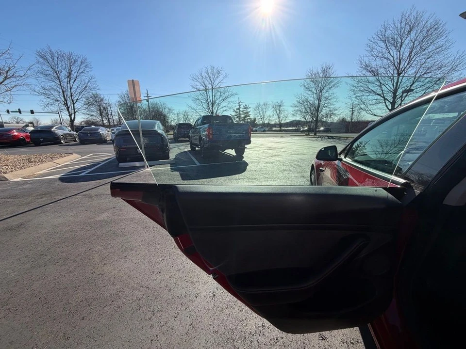 2022 Tesla Model 3 - Image 8 of 14
