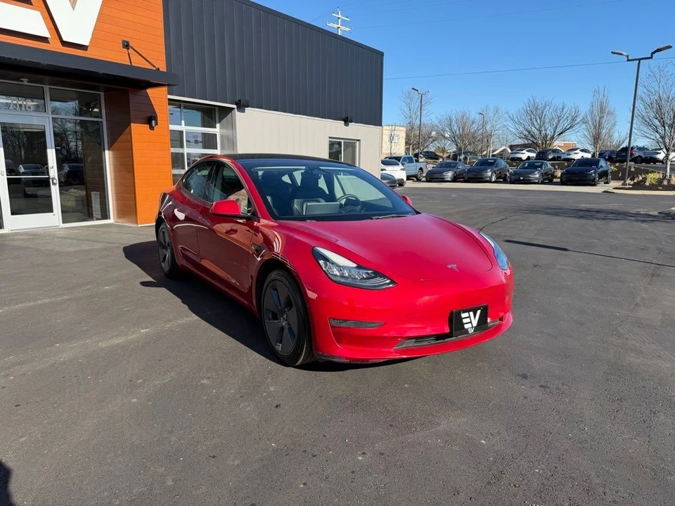 2022 Tesla Model 3 - Image 2 of 14