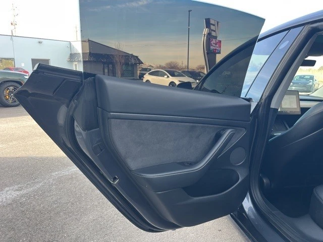 2022 Tesla Model 3 - Image 14 of 21