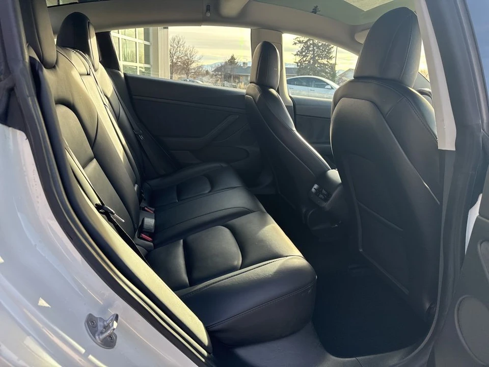 2022 Tesla Model 3 - Image 19 of 21
