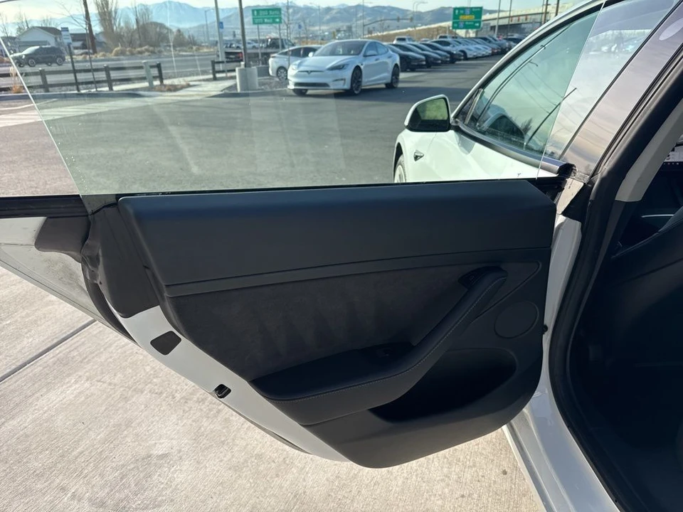2022 Tesla Model 3 - Image 13 of 21