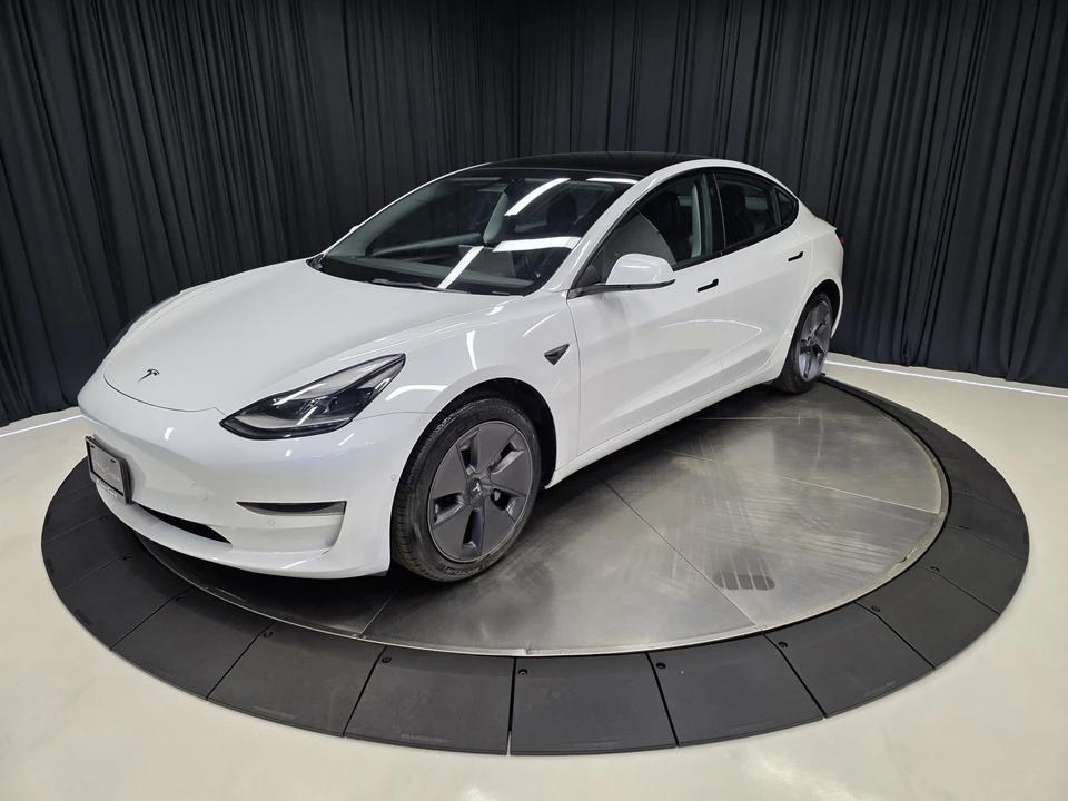 2022 Tesla Model 3 - Image 8 of 12