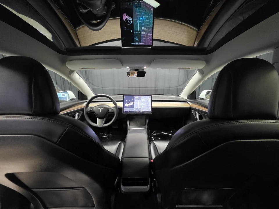 2022 Tesla Model 3 - Image 2 of 12