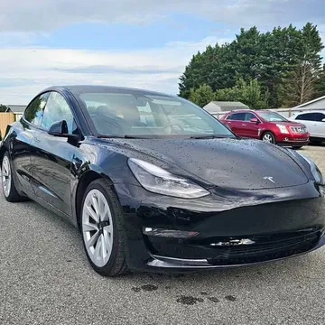 2022 Tesla Model 3 Base w/Long Range Battery Sedan 4D