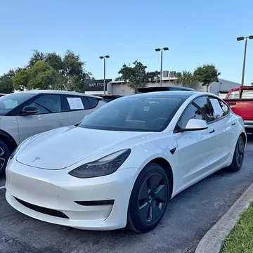 2022 Tesla Model 3 Base w/Mid Range Battery Sedan 4D