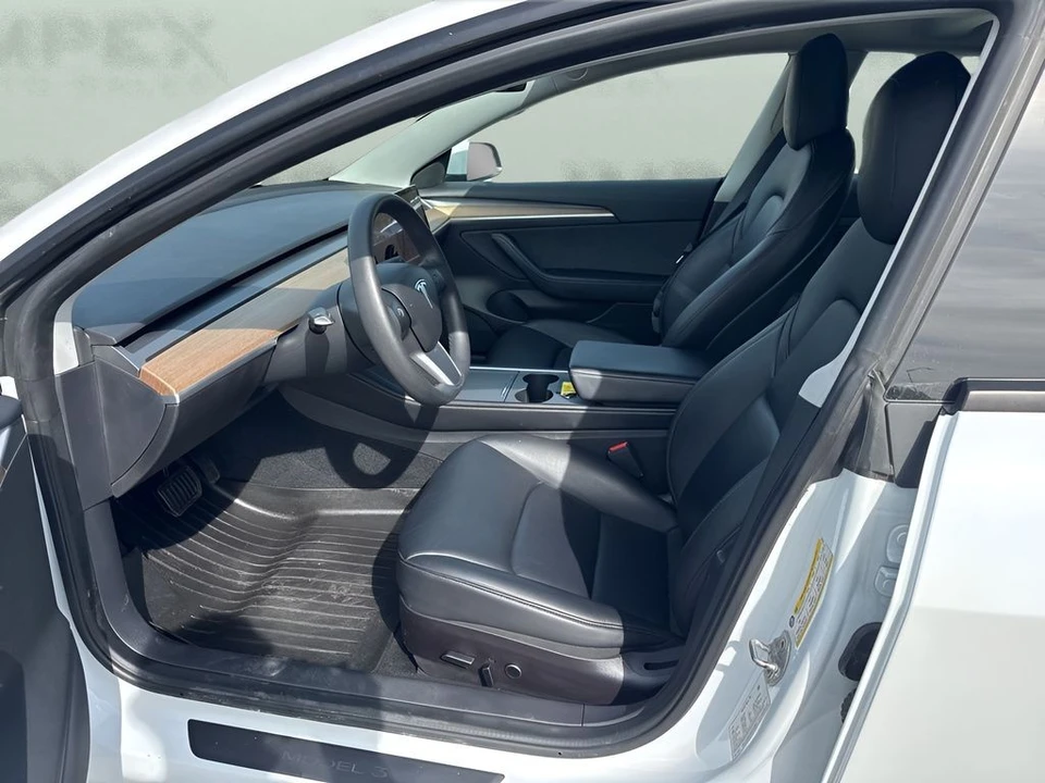 2022 Tesla Model 3 - Image 9 of 21