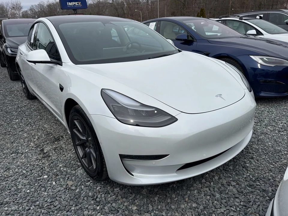 2022 Tesla Model 3 - Image 2 of 6