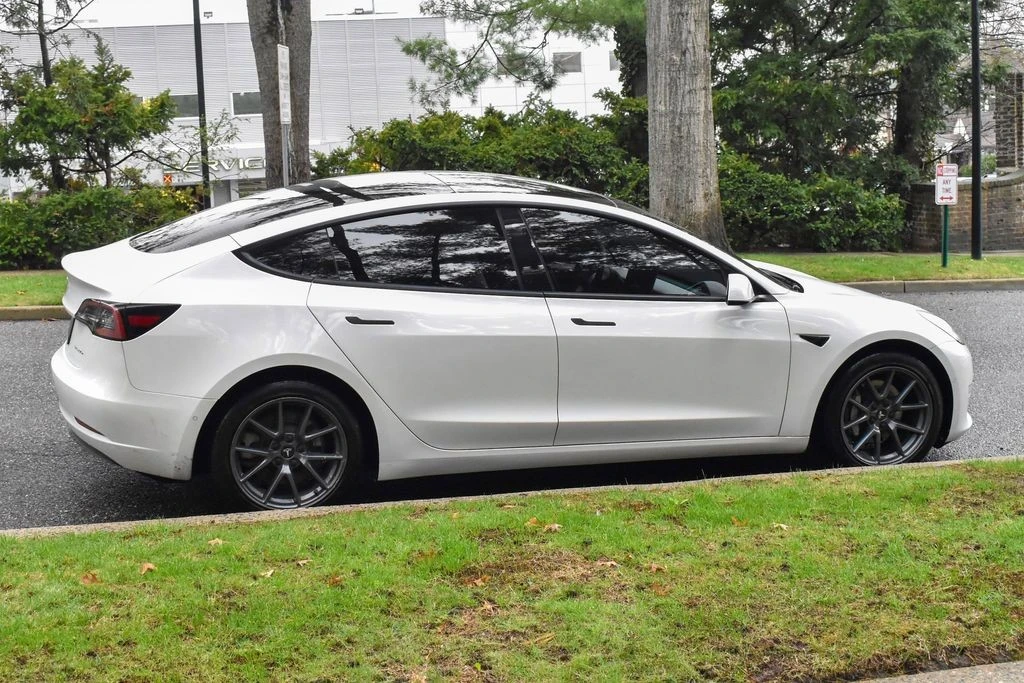 2022 Tesla Model 3 - Image 9 of 12